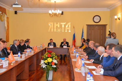 Выездное заседание Общественного Совета при Заксобрании прошло на базе Иркутского масложиркомбината